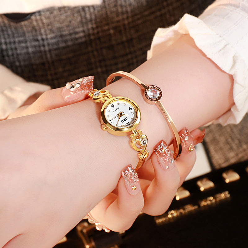 Women's Bracelet Fashion Women's 2018 New Fashionable Personalized Korean Style Simple Rhinestone Jewelry Women's Casual Wristwatch