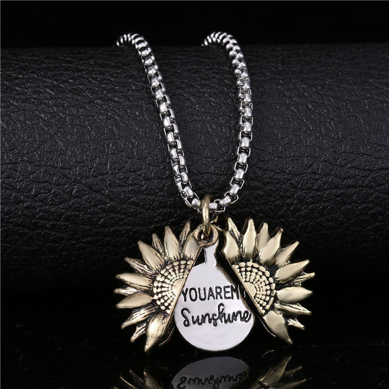 European And American Hot Hip Hop Compasses Vintage Necklace Titanium Steel Men's Chain Tai Chi Simple Stainless Steel Pendant