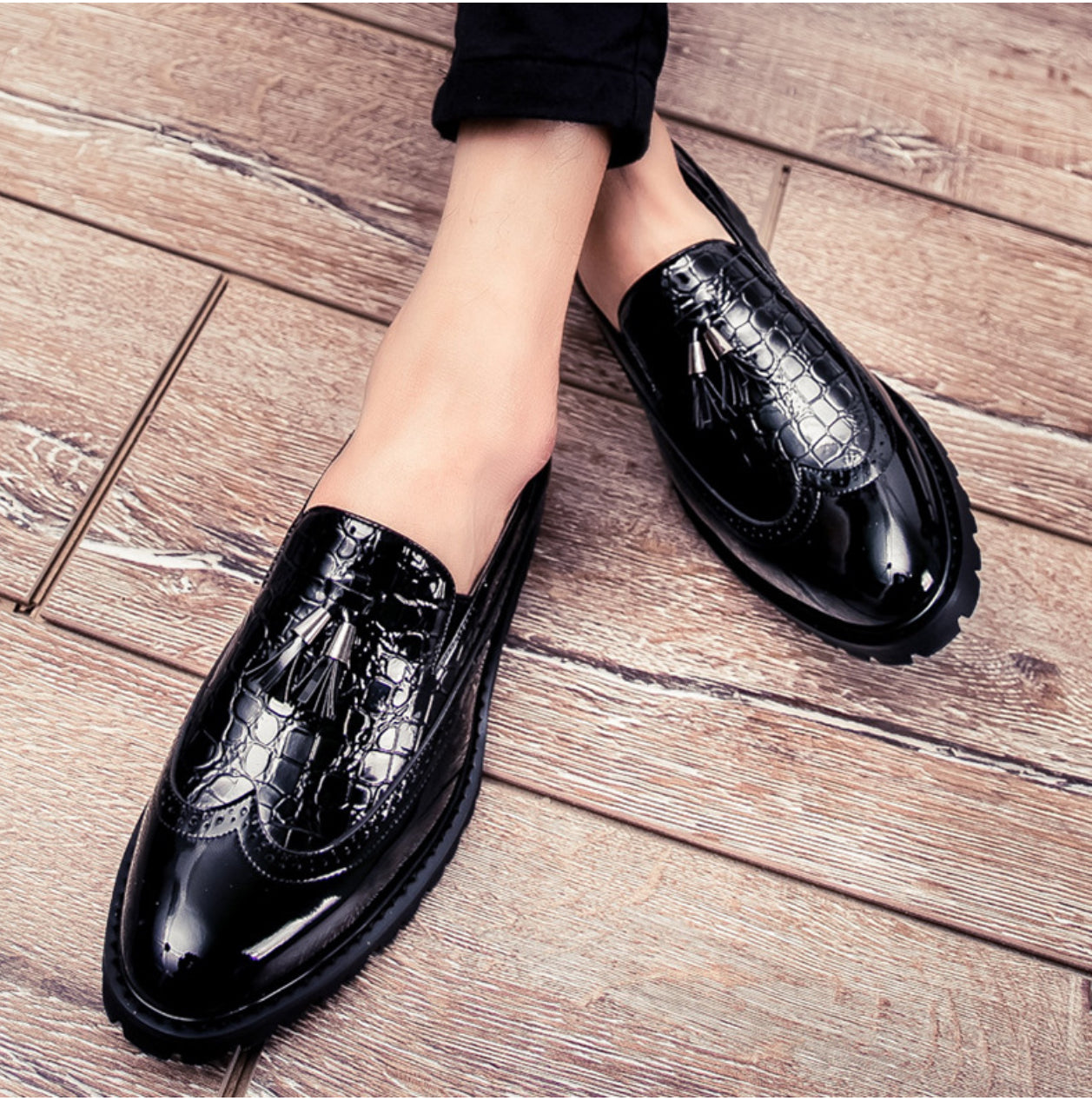 Korean Style Trendyy Fashion Slip-On Brocade Flower