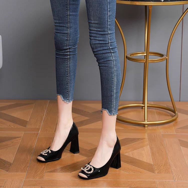 European And American Style Stitching Square Head High Heels Women's 2024 New Thick Heel Design Sense Fashion Temperament Not Tired Feet Single Shoes Women