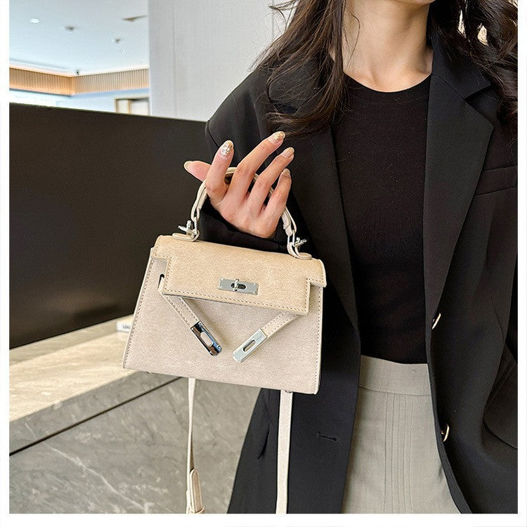 2024 Spring And Summer New Hand Carried Kelly Bag Women's Retro High-end Shoulder Bag Stylish Fashionable Square Bag Crossbody Bag