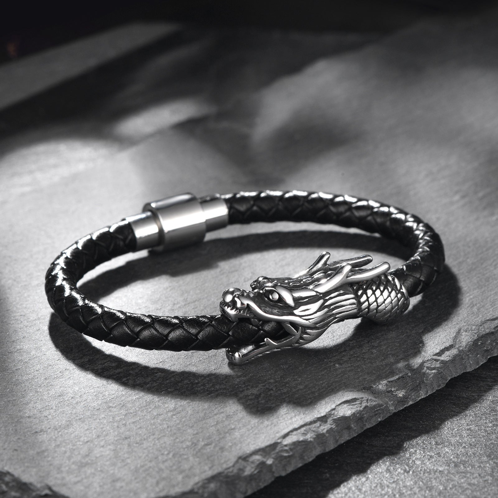 Factory Wholesale European And American Personality Zodiac Dragon Bite Tail Bracelet Leather Rope Woven Men's Stainless Steel Faucet Leather Bracelet