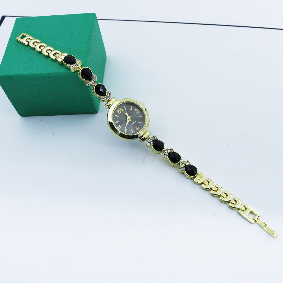 European And American Fashion Women's Watch Explosive Chalcedony Diamond Light Luxury Temperament Bracelet Watch Student Cat Claw Pattern Women's Watch In