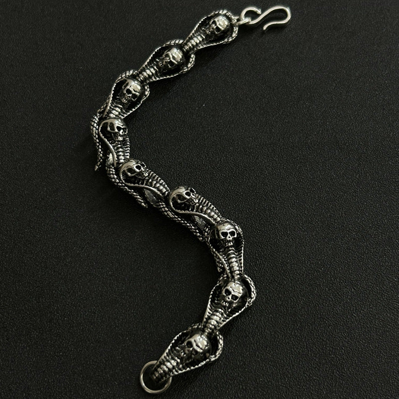 4890176775682