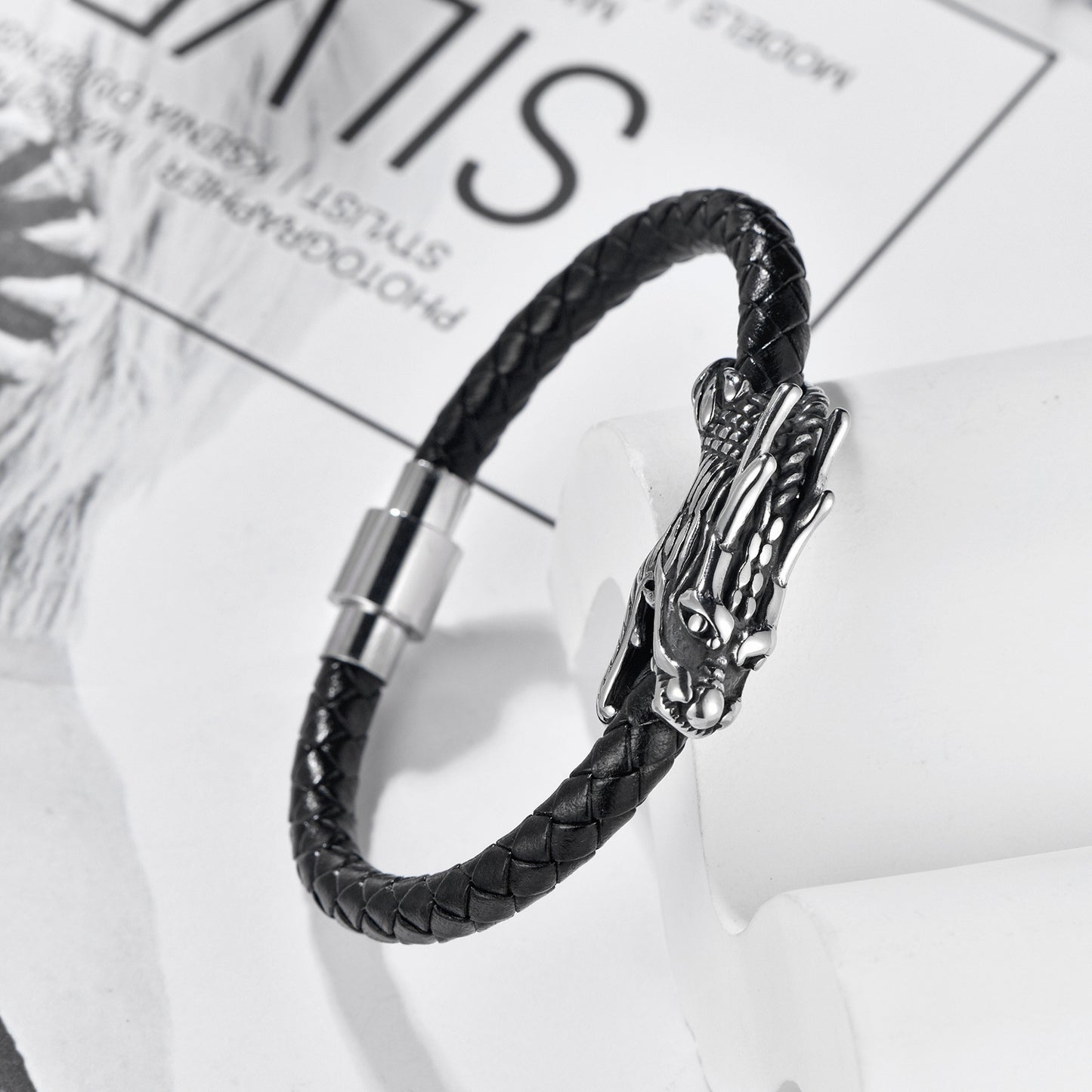 Factory Wholesale European And American Personality Zodiac Dragon Bite Tail Bracelet Leather Rope Woven Men&#039;s Stainless Steel Faucet Leather Bracelet